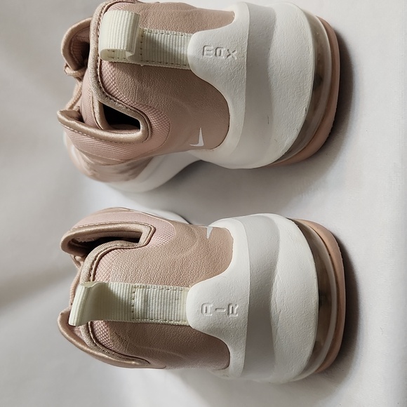 Nike Air Max Axis Running sneakers (womens size 8.5) - Picture 6 of 13